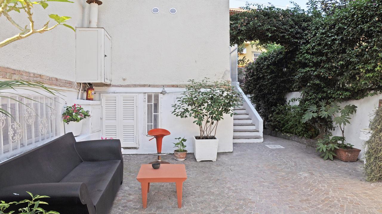 Residenza Le Rose Villa D'Arte Неаполь Номер фото